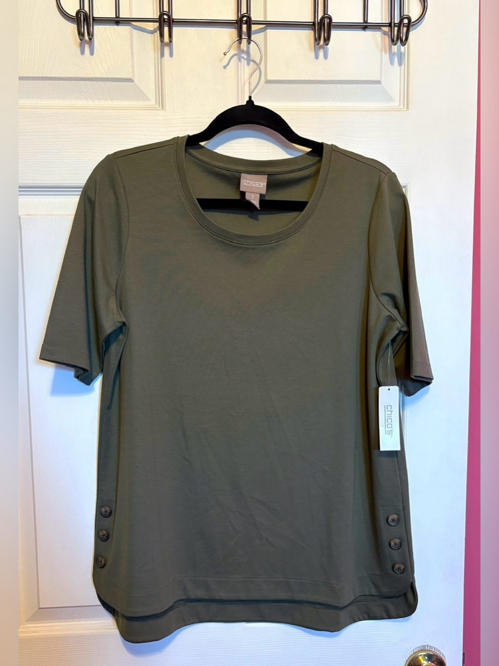 Chico’s NWT Olive Cyprus Fern Green Side Button Tunic Top Size 1 (M/8)
